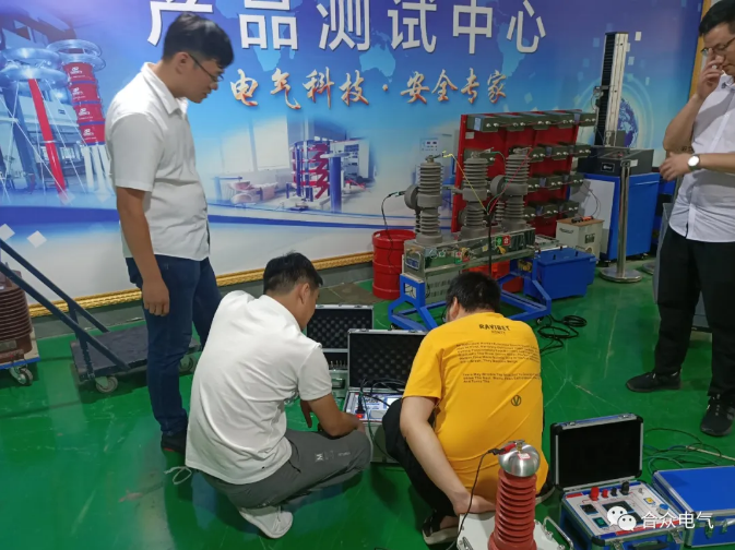 杭州客户到访武汉市合众电气设备制造有限公司